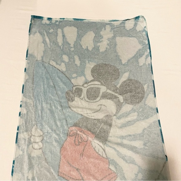 Vintage Disney Mickey Mouse Surfing Beach Towel - Picture 13 of 16